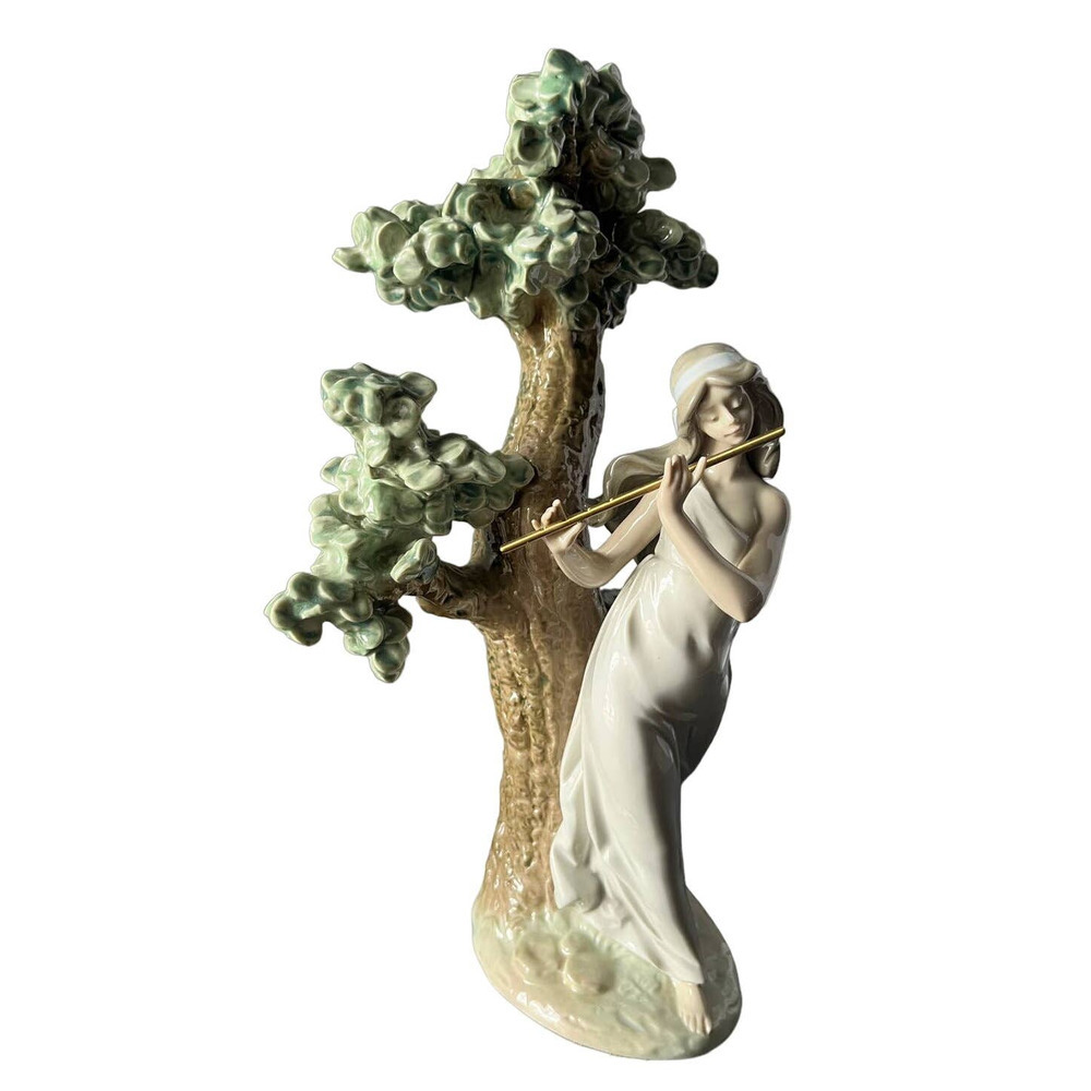 LLADRO Retired Figurine 5651 MUSICAL MUSE Girl Playing Flute by Antonio Ramos